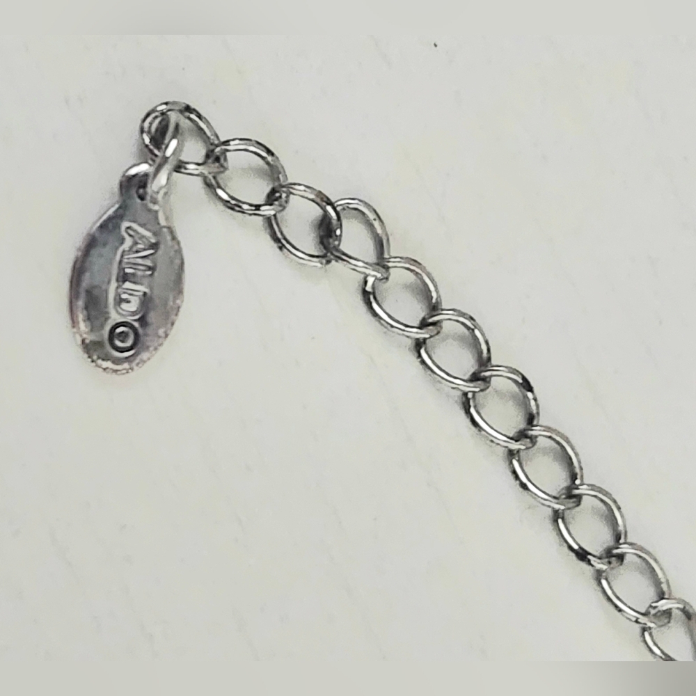 Simple Statement Necklace - Picture 3 of 4